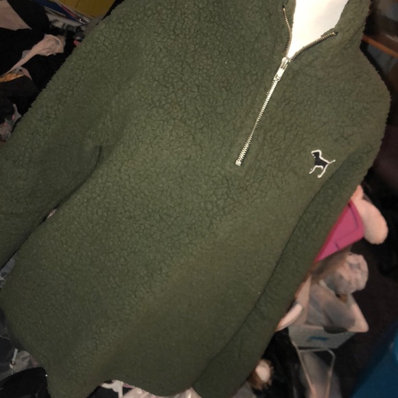 PINK Victoria's Secret Tops - Pink olive green Sherpa half sip sz xsmall